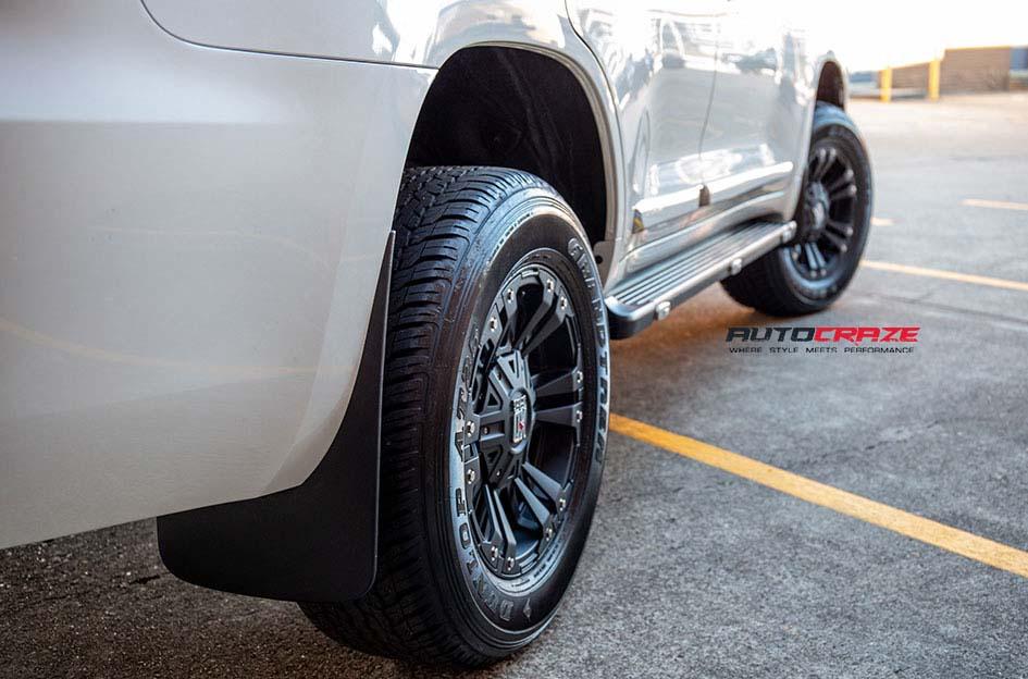 TOYOTA LANDCRUSIER MONSTER XD MATTE BLACK